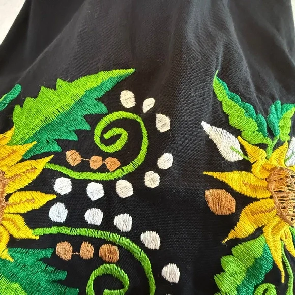🌻 Sun-Kissed Beauty | Mexican Embroidered Sunflower Peasant Dress - M -Preloved - Picture 5 of 16